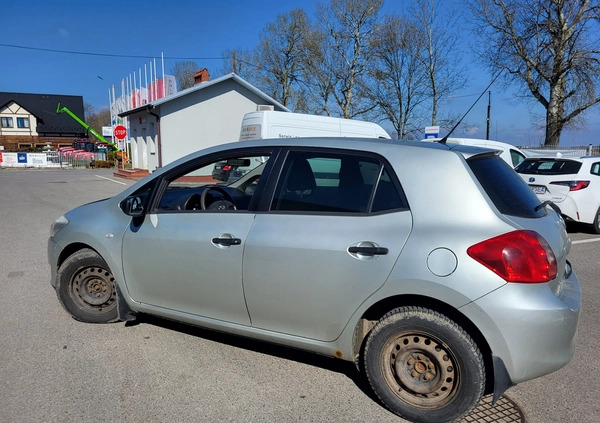 Toyota Auris cena 8200 przebieg: 426000, rok produkcji 2009 z Radymno małe 46